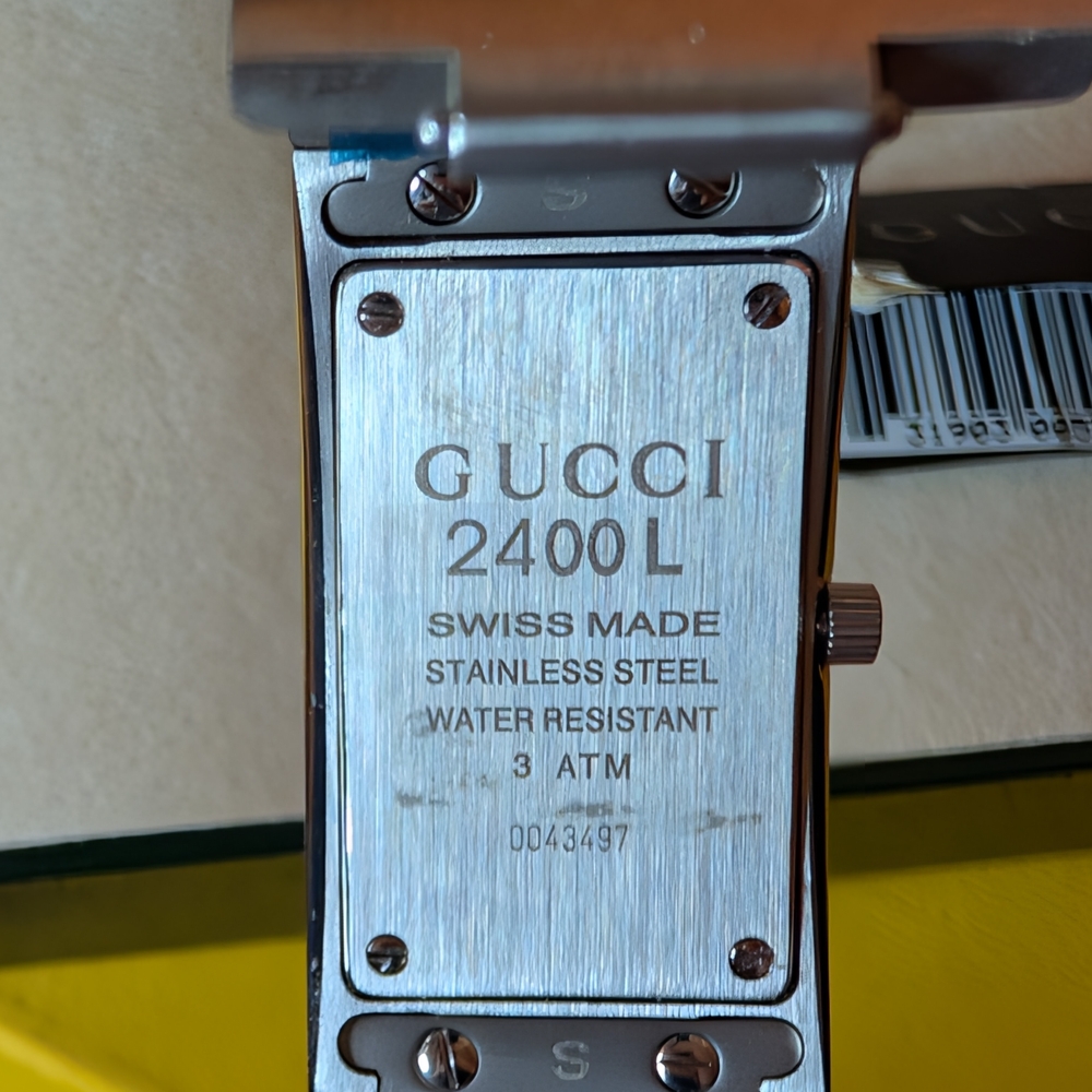 Vintage Gucci Silver Women's Watch with Black Dial, Small Size - Picture 6 of 11